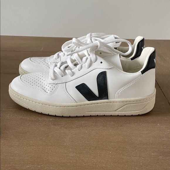 Veja Shoes - Veja White and Black Leather Sneakers size 8